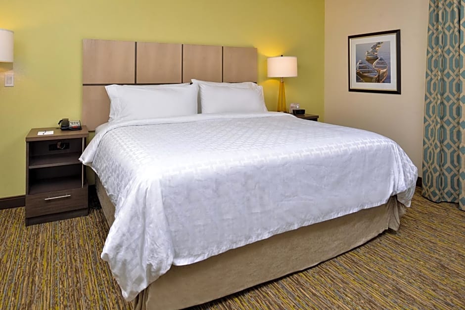 Candlewood Suites - Lodi