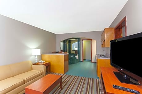 1 King Bed One Bedroom Suite Non-Smoking