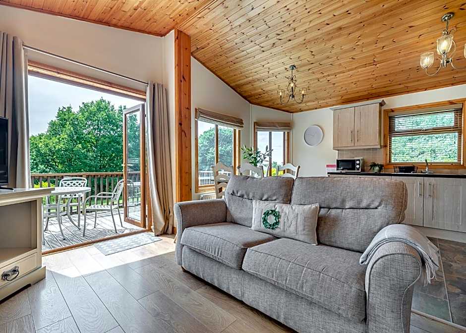 Charlesworth Lodges