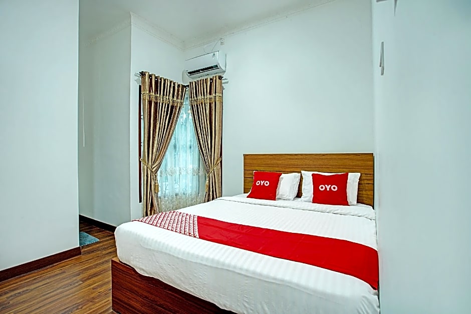 OYO 92990 Nena Kostel Syariah