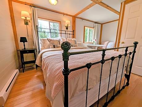 The Rusty Antler Cabin