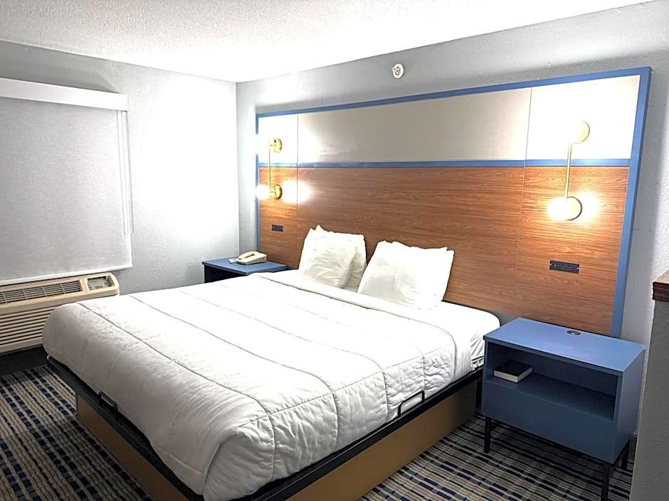 Photo 1 of 1 of 1 King Bed