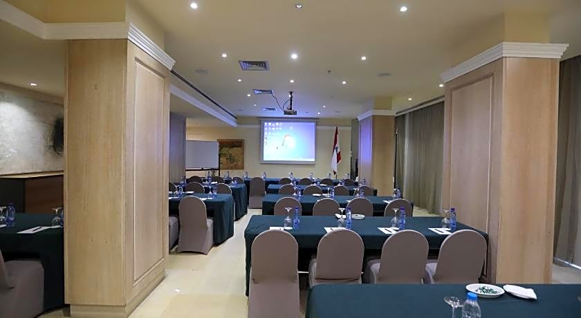 Warwick Palm Beach Hotel