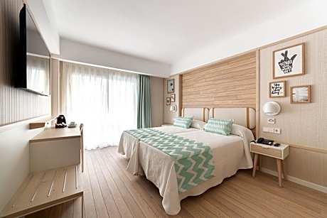 Single Room with Pool View