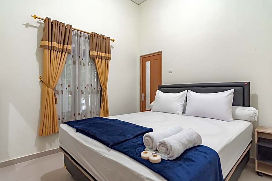The Lima Guest House Syariah By RedDoorz