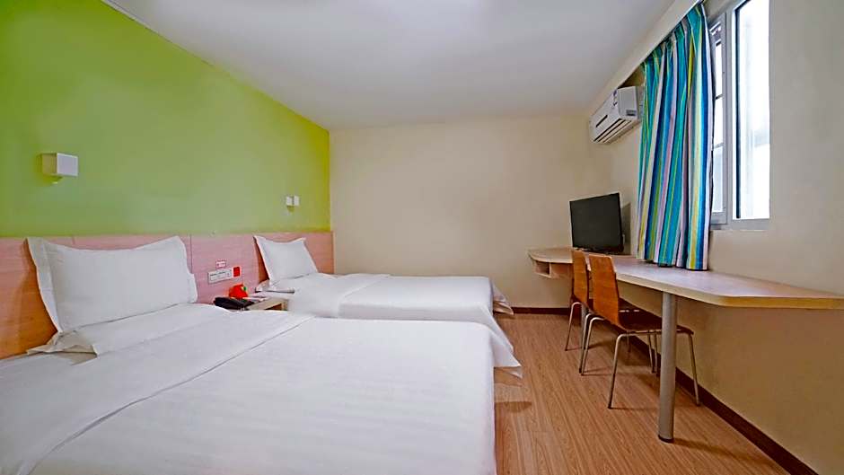 7 Days Inn Shaoguang Fengcai Building Pedestrian Street