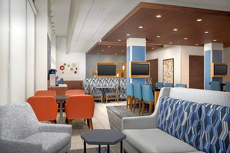 Holiday Inn Express & Suites Pittsburgh North Shore By IHG