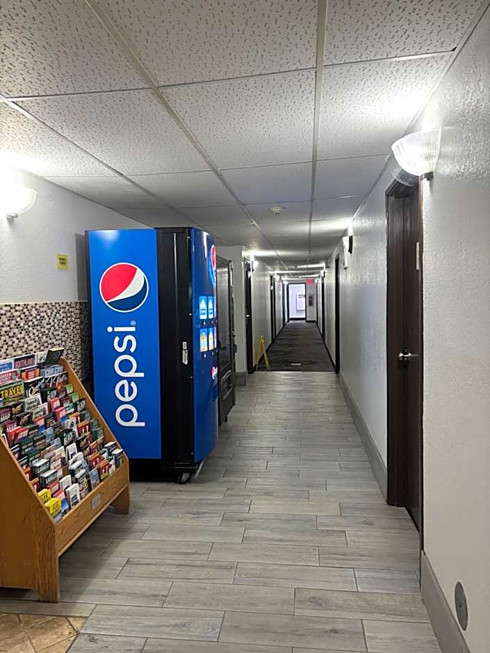 Super 8 by Wyndham Mundelein/Libertyville Area