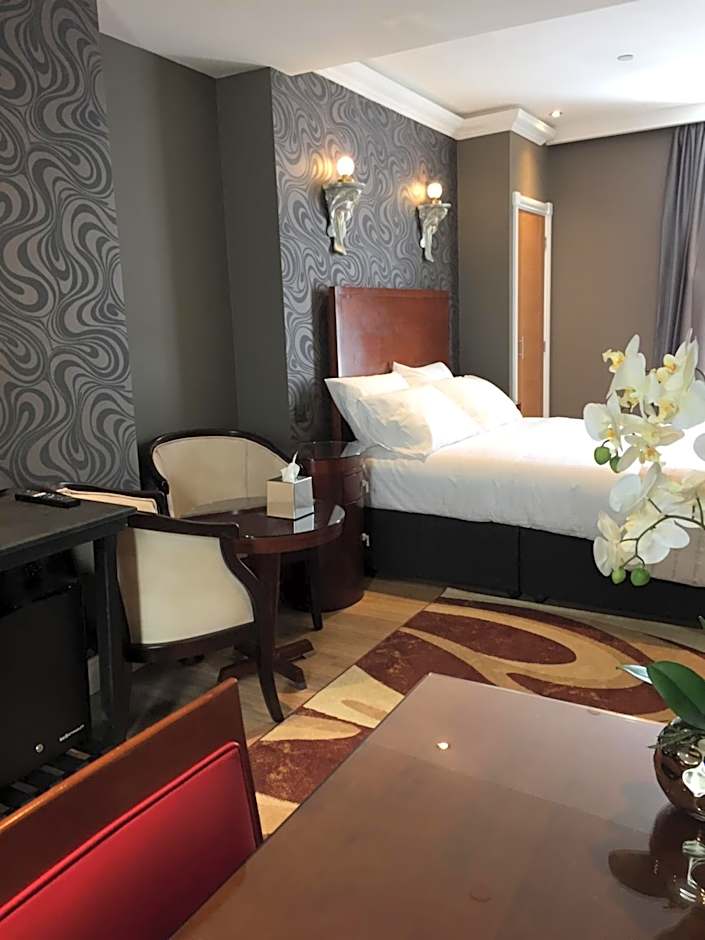 Photo 1 of 7 of Deluxe 1 King Bed