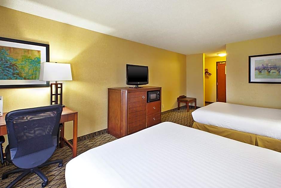 Holiday Inn Express Hotel & Suites - Belleville Area By IHG
