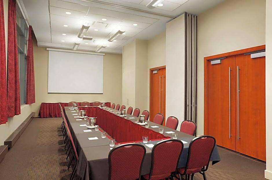 Embassy Suites by Hilton Montreal