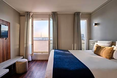Double or Twin Room with Eiffel Tower View