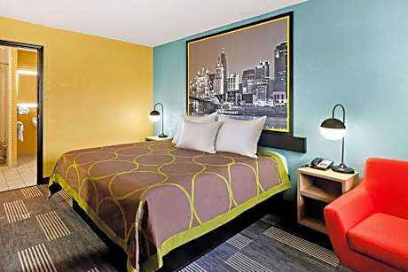 King Room with Roll-in Shower - Mobility Access/Non-Smoking