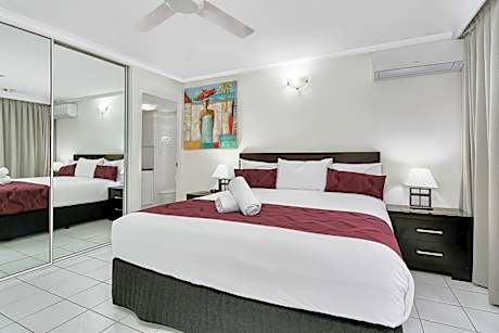 One-Bedroom Apartment With Tropical View