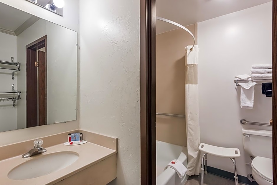 Travelodge by Wyndham Livingston