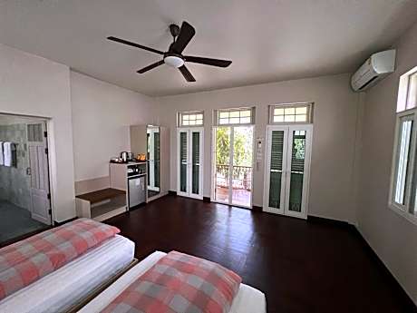 Bungalow - Water Front