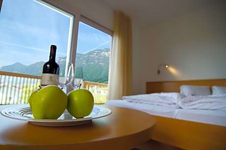 Two-Bedroom Apartment with Balcony (4 Adults)