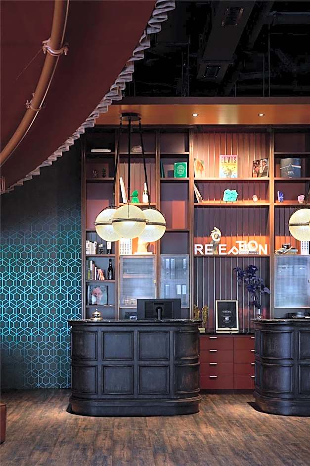 Me and All Hotel Flims, by Hyatt