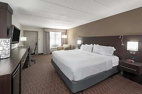 King Room with Roll-in Shower - Disability Accessible/Non-Smoking