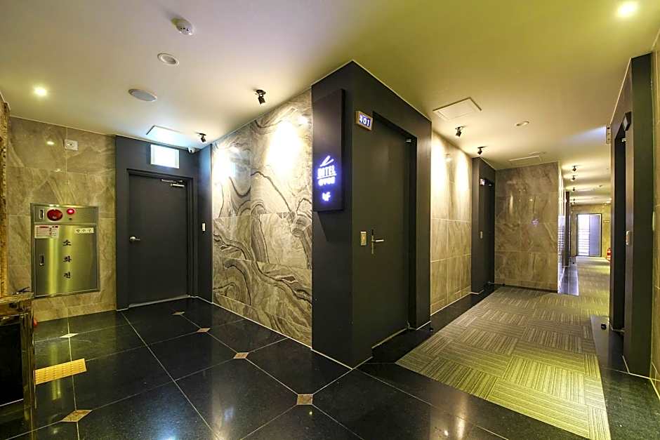 Ever Tourist Hotel