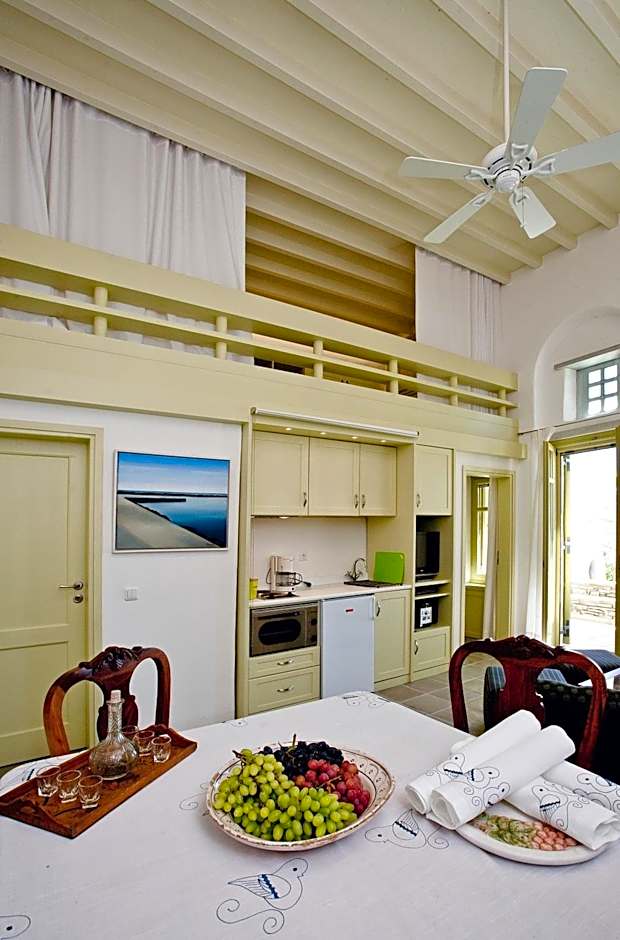 Crossroads Inn Traditional Lodging