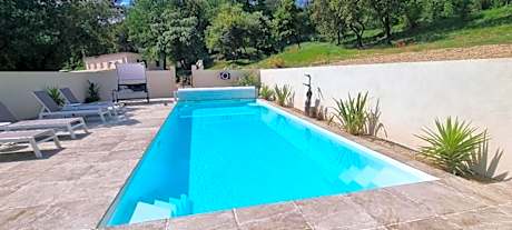 LES BOIS DE ZOLA entre Provence et Luberon