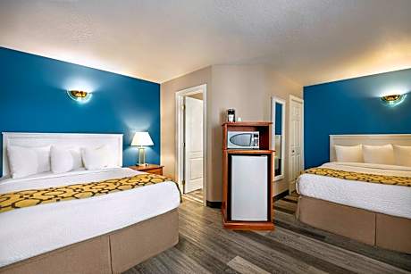 2 Queen Beds Deluxe Suite Non-Smoking