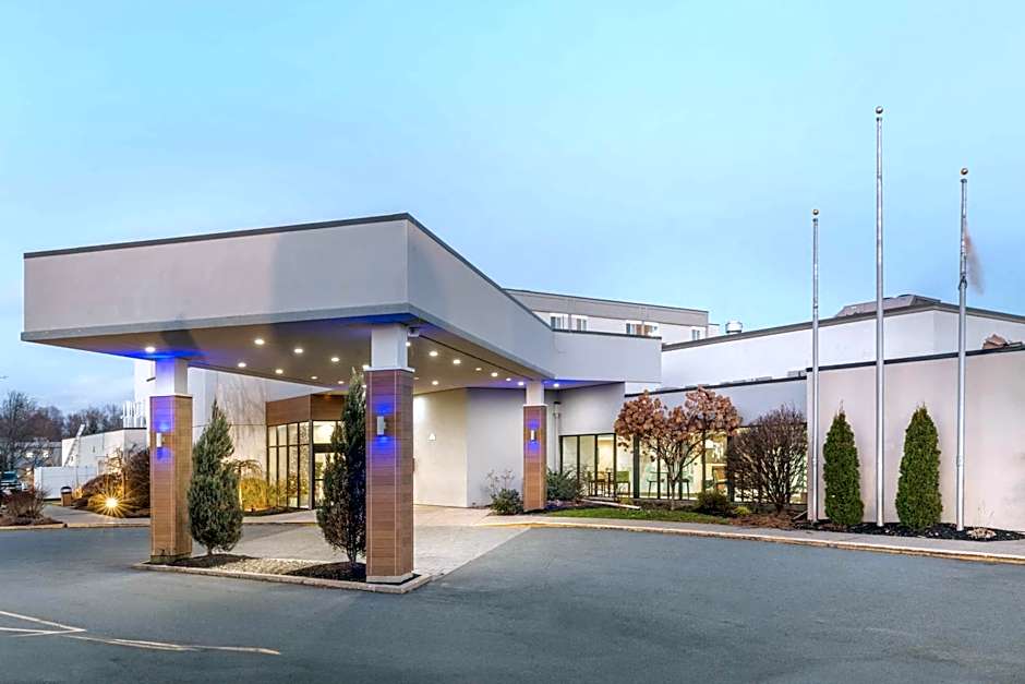 Best Western Plus New Englander