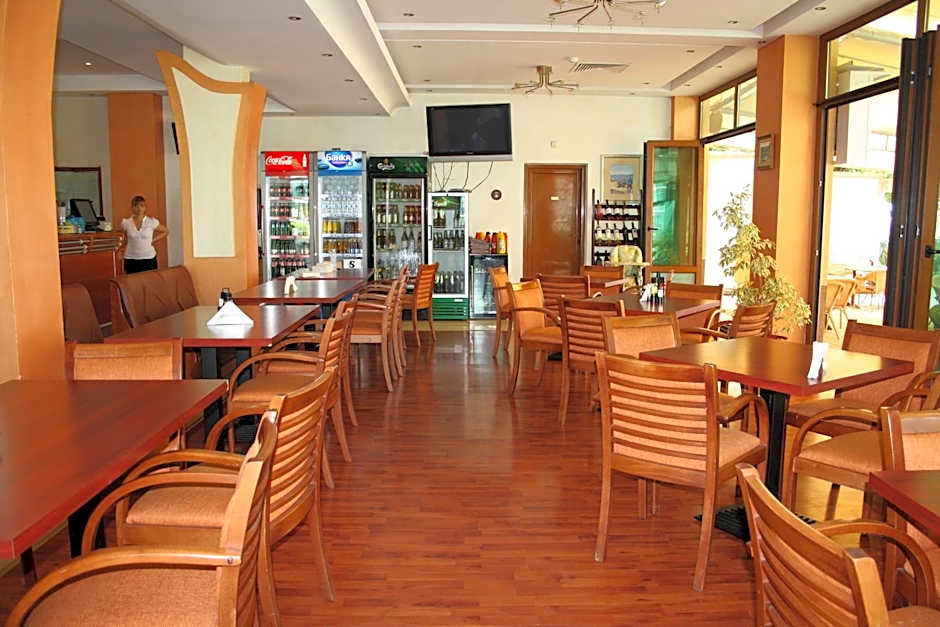 Paradise Hotel & Relax Center