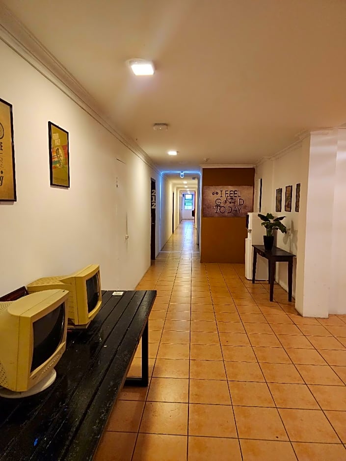 Y Hotel
