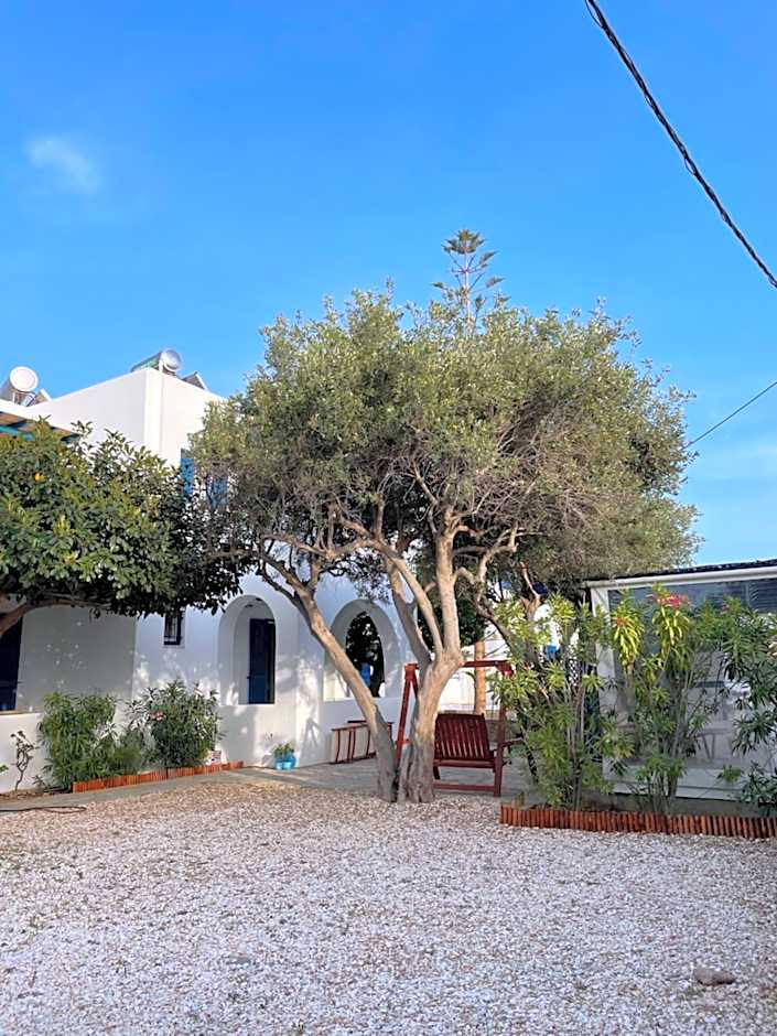 Villa Gelly's Studios