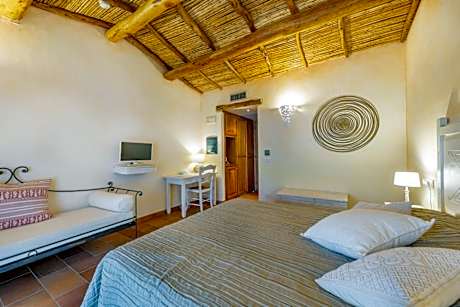 Deluxe Twin Room with Balcony