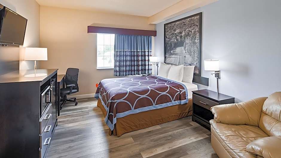 Super 8 by Wyndham Neillsville WI