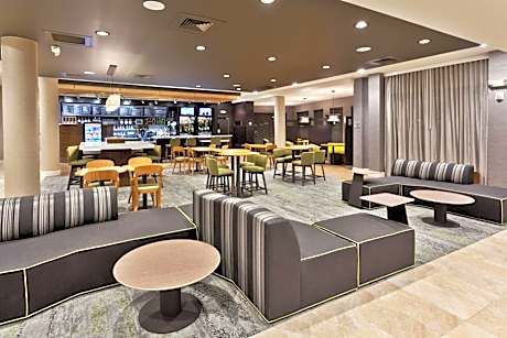Courtyard by Marriott Kansas City Airport
