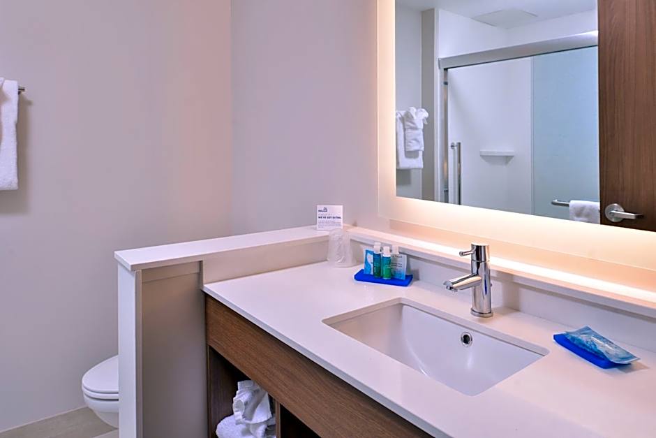 Holiday Inn Express & Suites Farmville By IHG