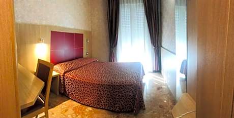 Double Room (1 Adult)