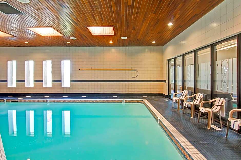 Radisson Hotel & Conference Centre West Edmonton