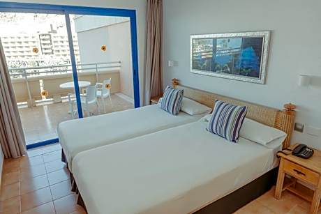 Family Sea View Room with Terrace & Aquapark