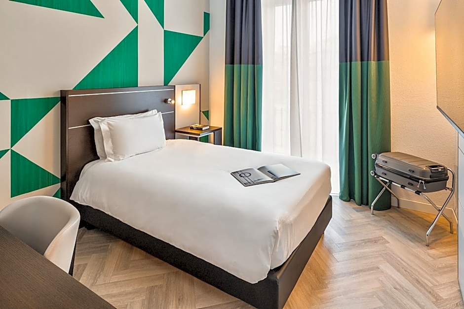 Mercure Angioino Napoli CTR Hotel