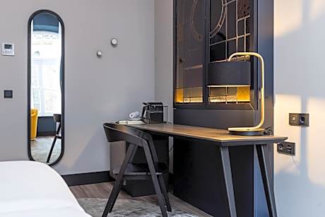 Classic Double Room with City View