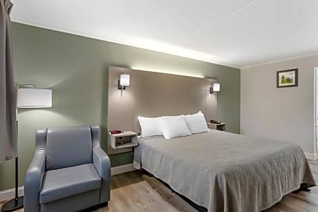 Efficiency King Room - Non Smoking