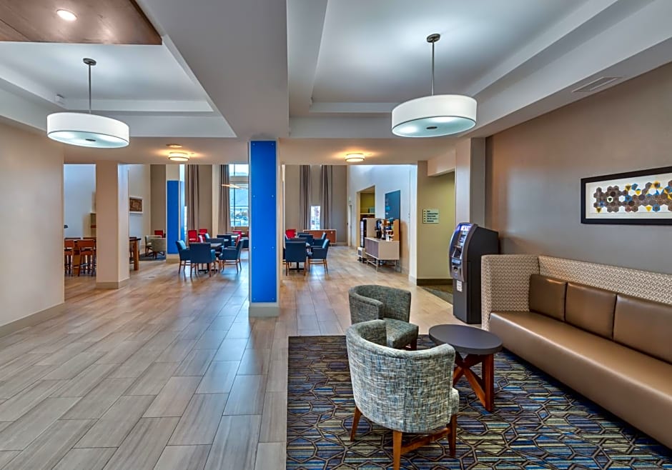 Holiday Inn Express Hotel & Suites Minden