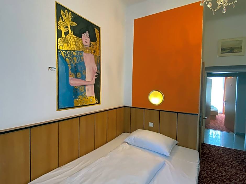 Garten- und Kunsthotel Gabriel City