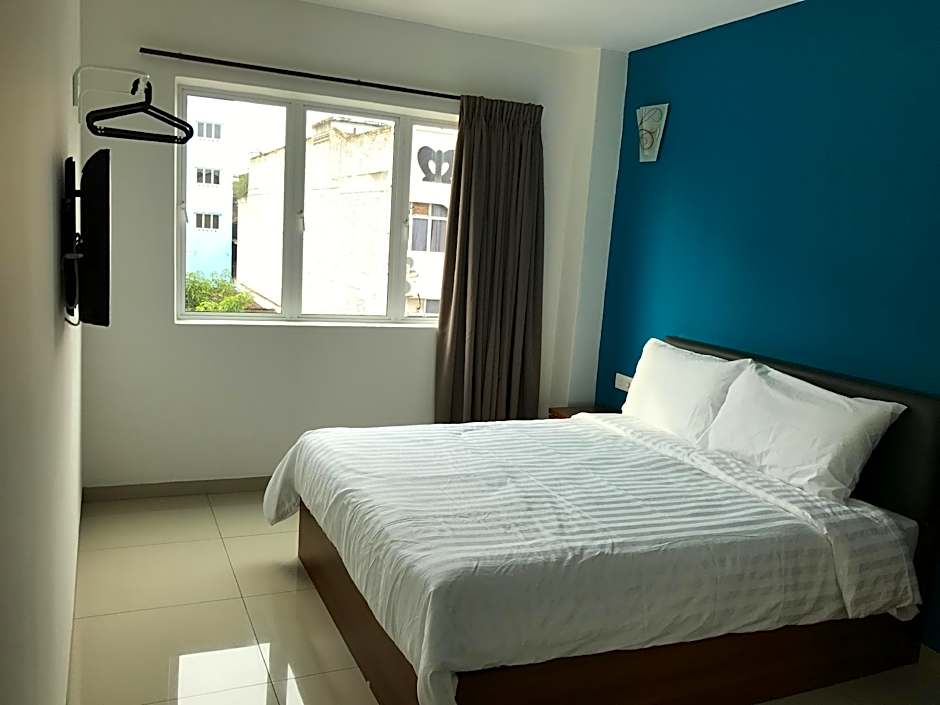 BREZZA HOTEL SITIAWAN