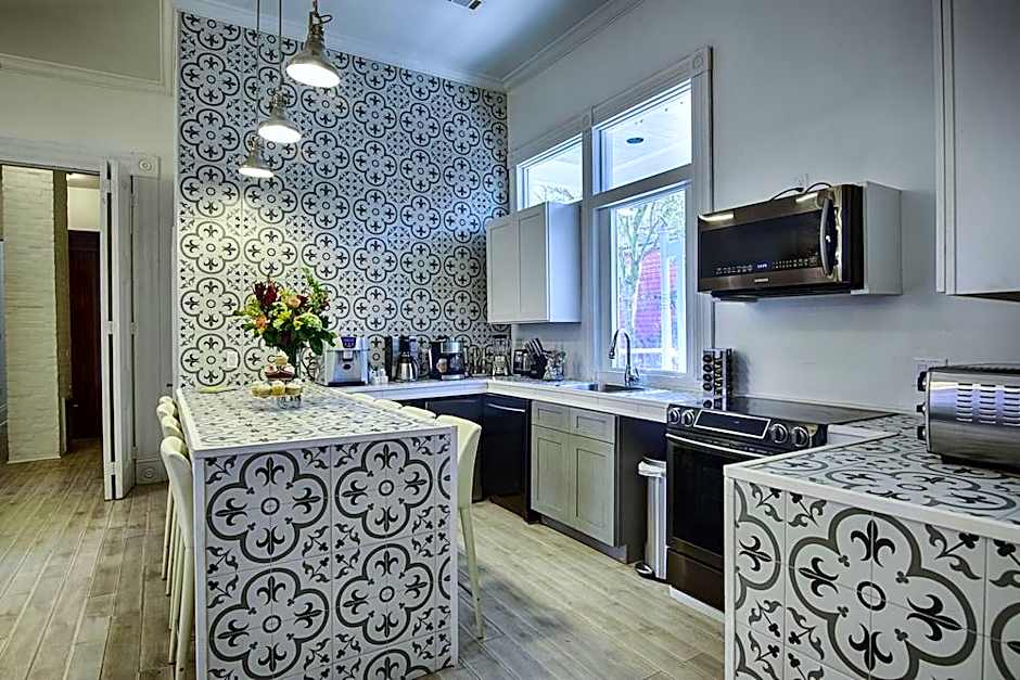 Amazing 7 BR - Next to Frenchman St