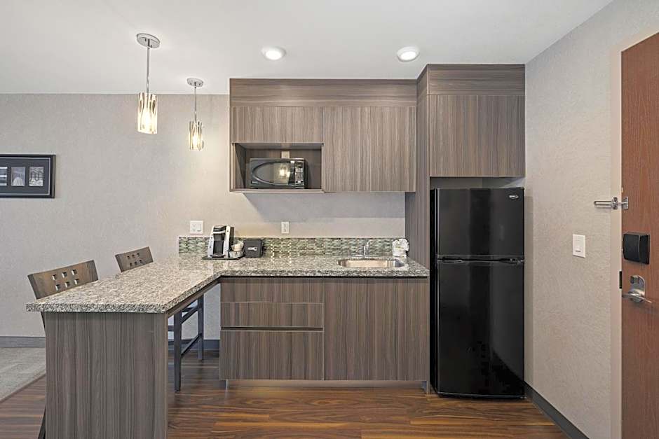 Home Inn & Suites Saskatoon South