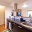 Easy Livin' Apartment Hotel