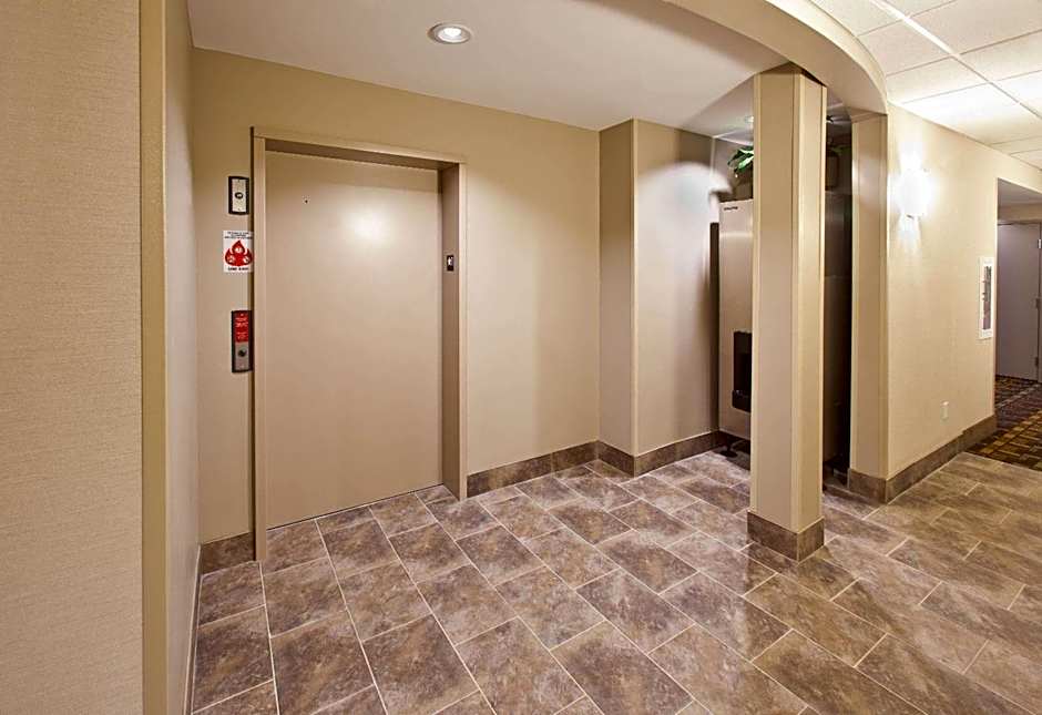 AmericInn by Wyndham Fairfield