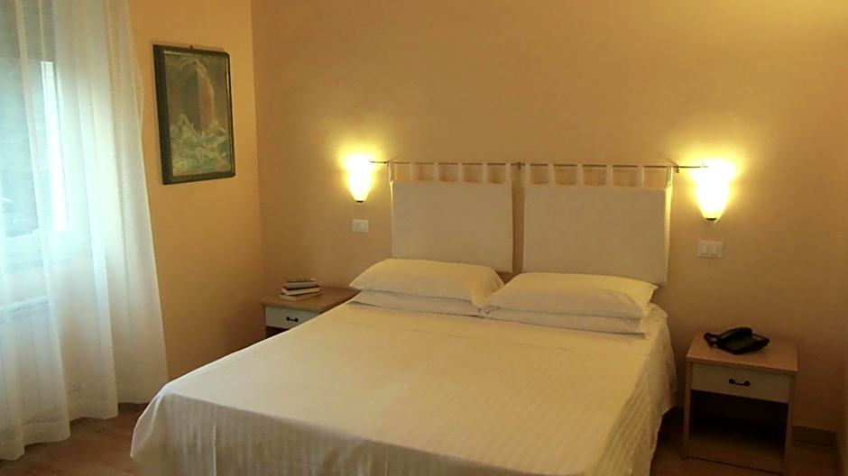 Hotel Ausonia