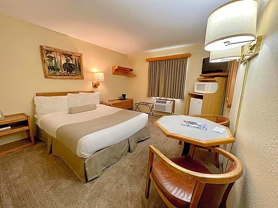 Beartooth Hideaway Inn & Cabins